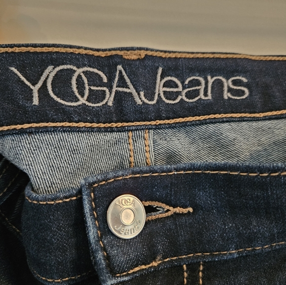 *2 For $30* YOGAJEANS Rachael skinny. Size 31 - Picture 2 of 4